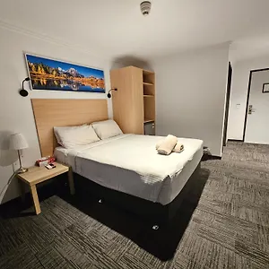 https://toorak-lodge.hotelsperth.org